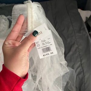 New David’s Bridal Veil